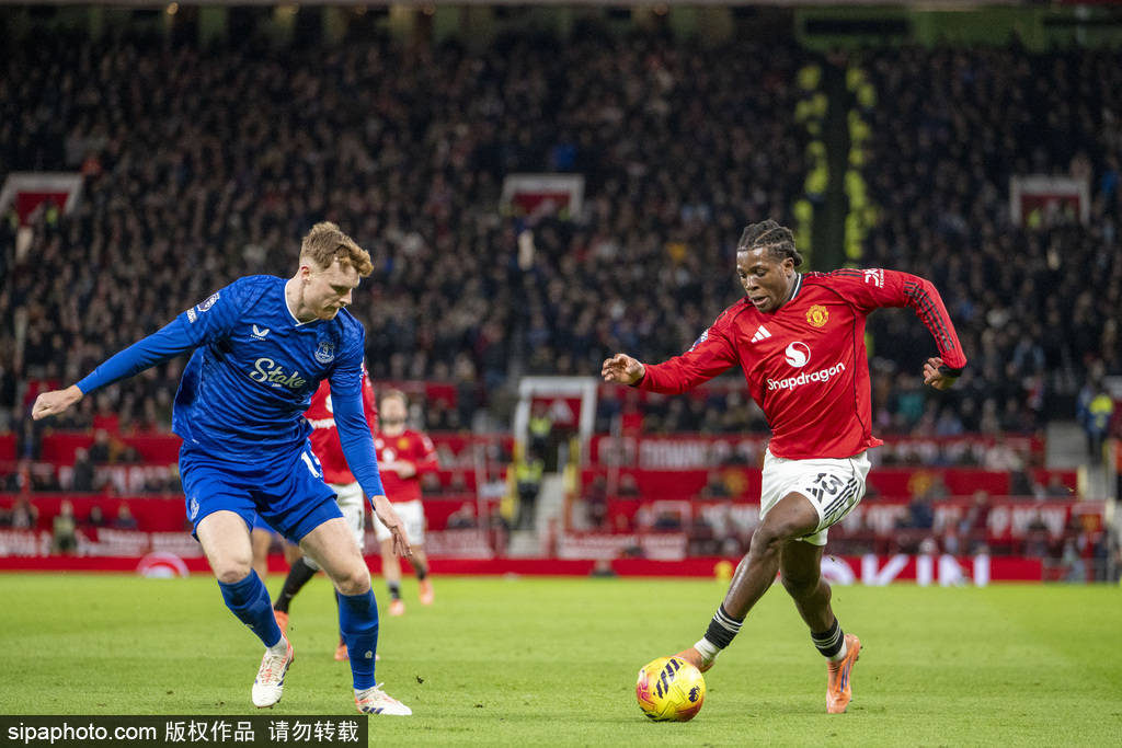 意大利上一场参加世界杯的首发11人：6人已退役，2人无球队