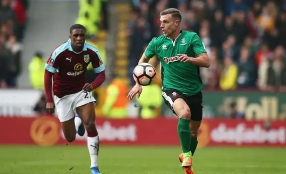 这场比赛的信息量太大了